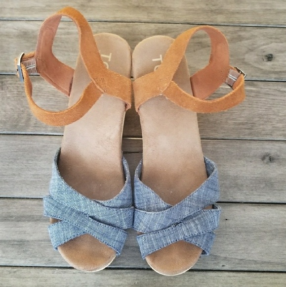 Toms | Shoes | Toms Beatrix Chambray Clog Platform Sandal 85 | Poshmark